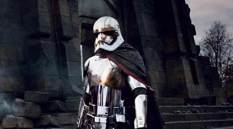 captain-phasma-threatens-the-force-in-star